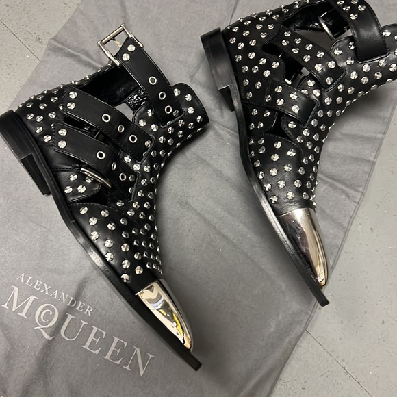 Alexander McQueen Black Leather Silver Tip fully studded Boots Size 8.5 NWOT - Picture 5 of 7